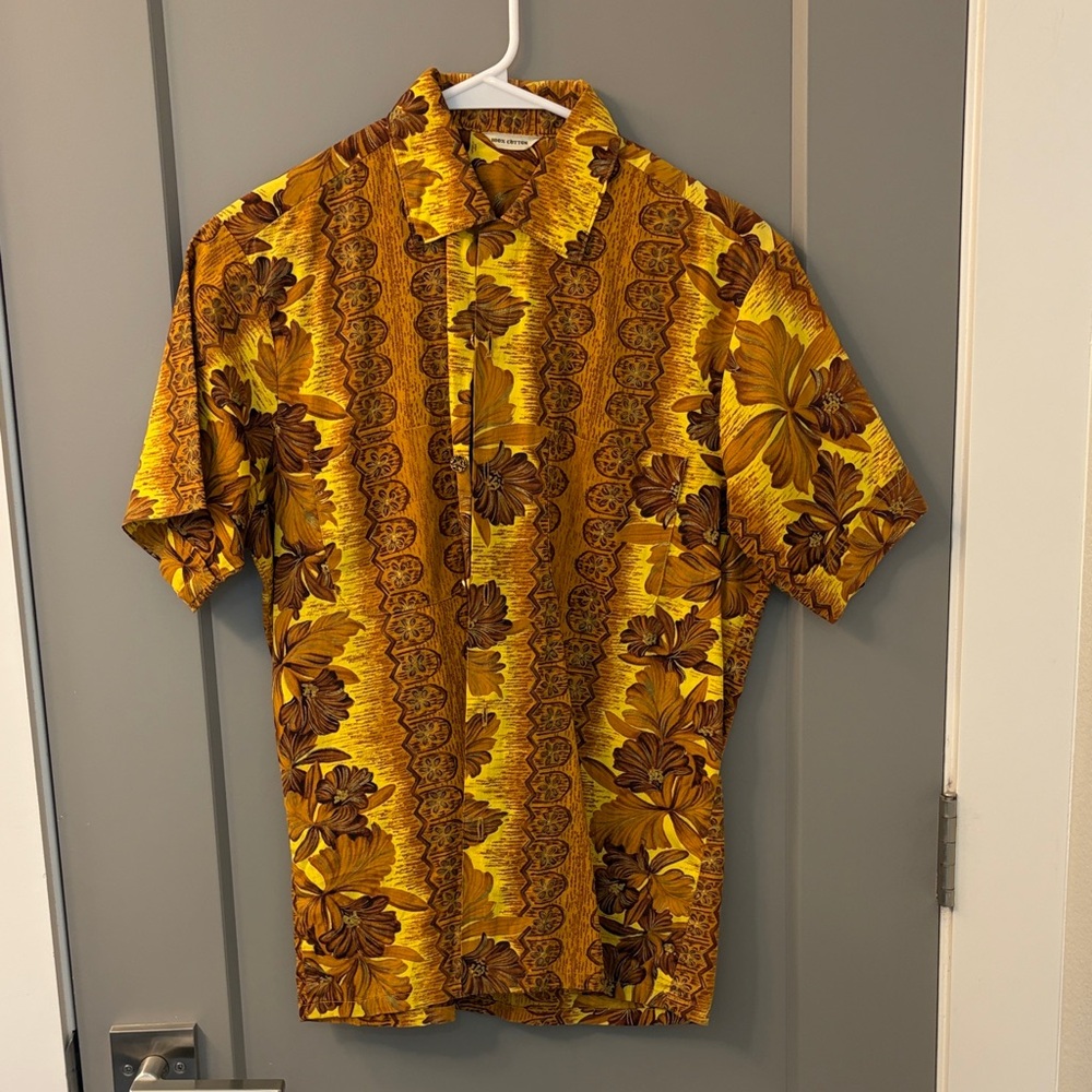 Men's Yellow Floral Short-Sleeve Button-Up Shirt